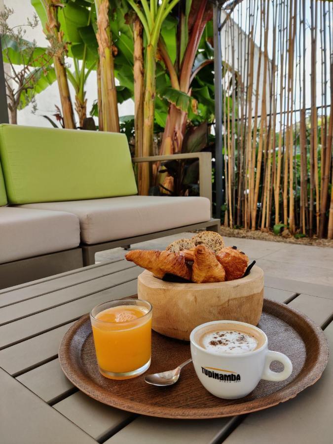 Chambres D'Hotes - Bed And Breakfast Les Palmiers Meze Luaran gambar