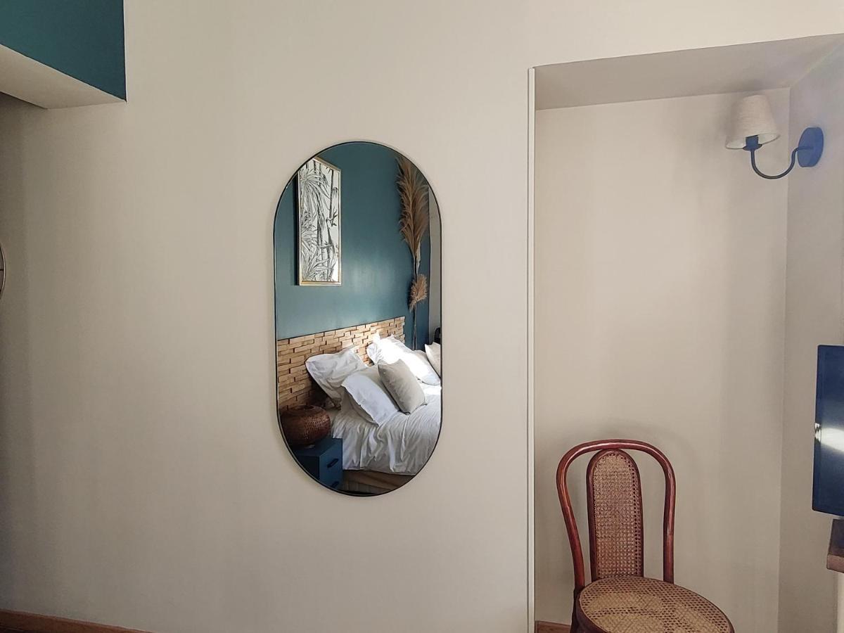 Chambres D'Hotes - Bed And Breakfast Les Palmiers Meze Bilik gambar