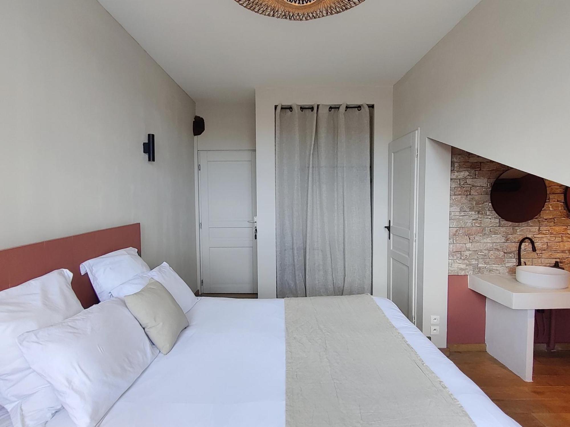 Chambres D'Hotes - Bed And Breakfast Les Palmiers Meze Bilik gambar