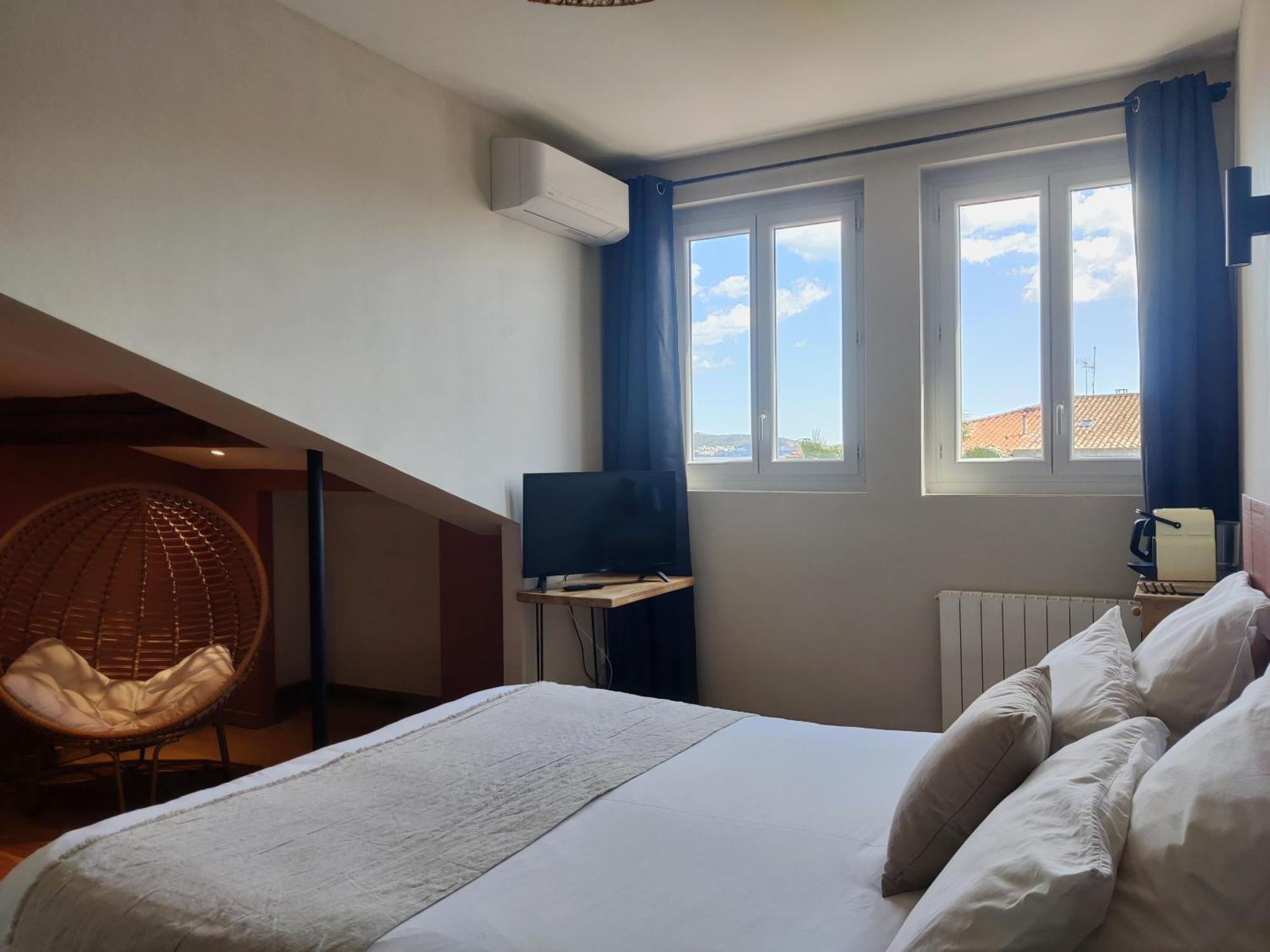 Chambres D'Hotes - Bed And Breakfast Les Palmiers Meze Bilik gambar